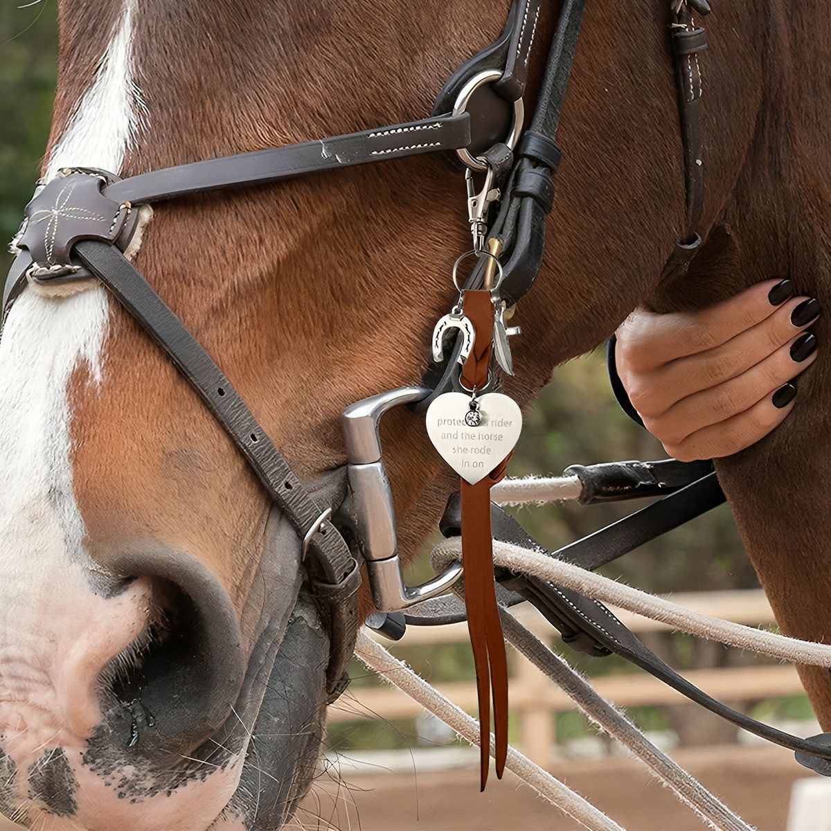 Personalized Saddle Heart Shape Carved Pendant Tassel Equestrian Jewelry Horse Riding Accessory